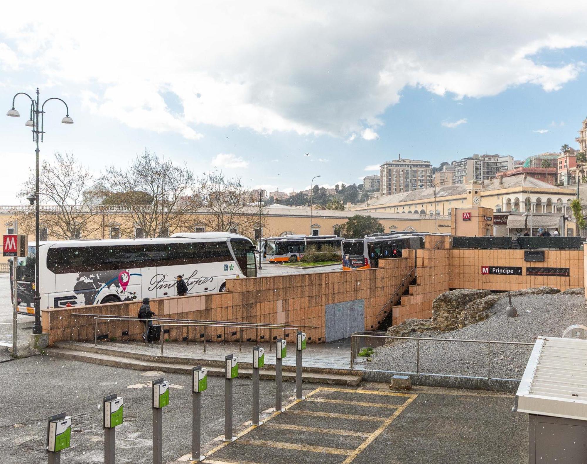 Ferienwohnung La Mansarda Del Principe, Vicoli, Acquario E Lanterna Genua Exterior foto