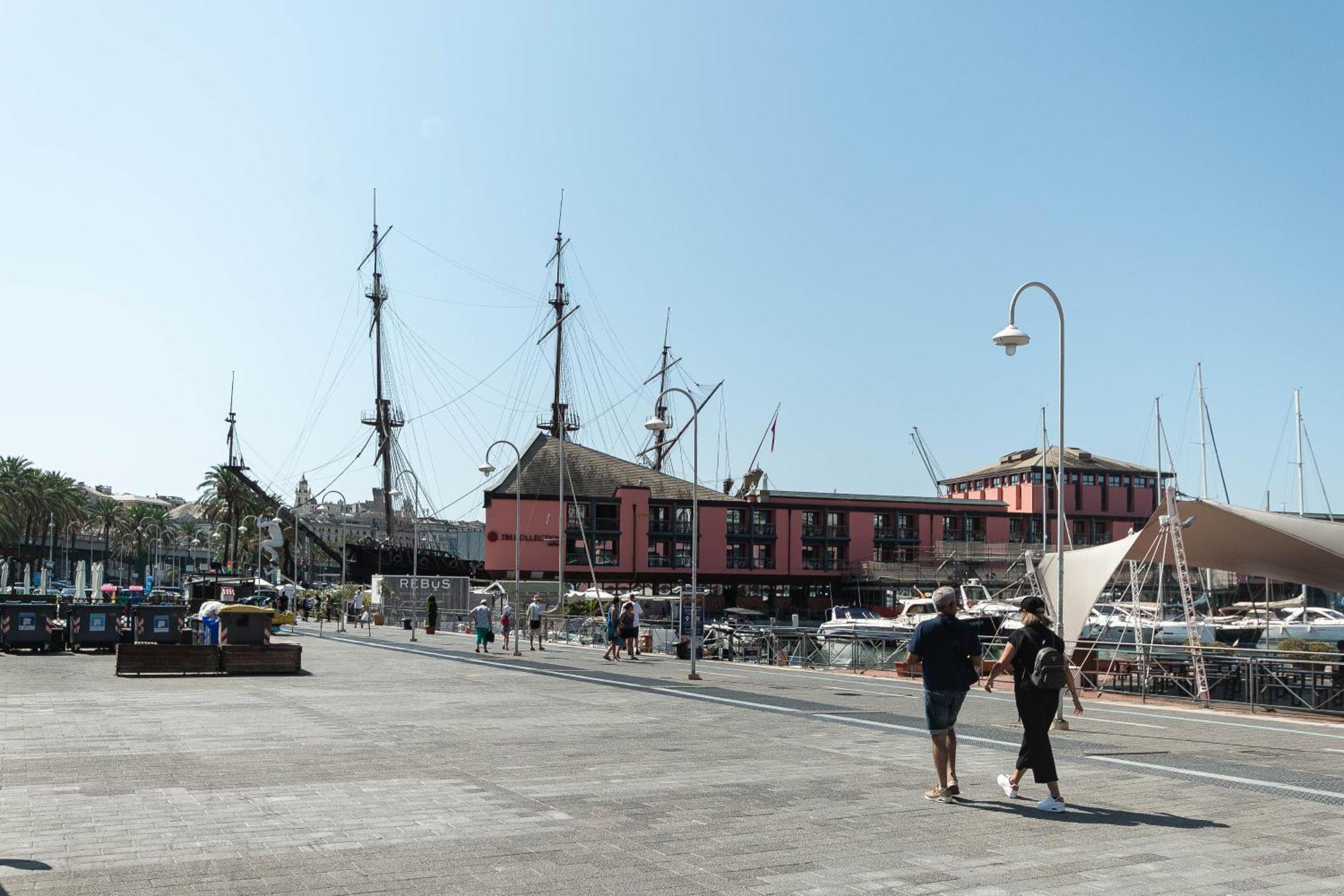 Ferienwohnung La Mansarda Del Principe, Vicoli, Acquario E Lanterna Genua Exterior foto
